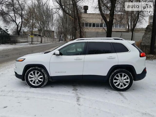 Білий Джип Cherokee, об'ємом двигуна 2.4 л та пробігом 100 тис. км за 17500 $, фото 1 на Automoto.ua