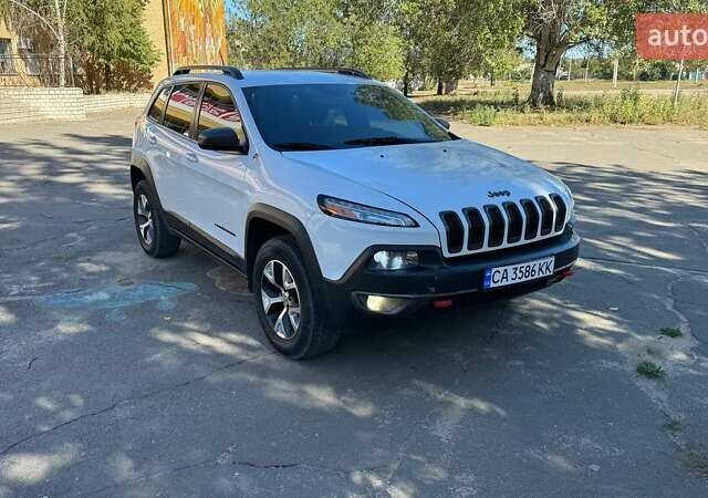 Білий Джип Cherokee, об'ємом двигуна 2.36 л та пробігом 235 тис. км за 13800 $, фото 1 на Automoto.ua