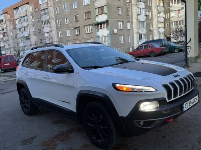 Білий Джип Cherokee, об'ємом двигуна 3.24 л та пробігом 130 тис. км за 15000 $, фото 1 на Automoto.ua