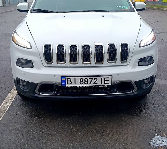 Белый Джип Чероки, объемом двигателя 2.4 л и пробегом 35 тыс. км за 16500 $, фото 1 на Automoto.ua