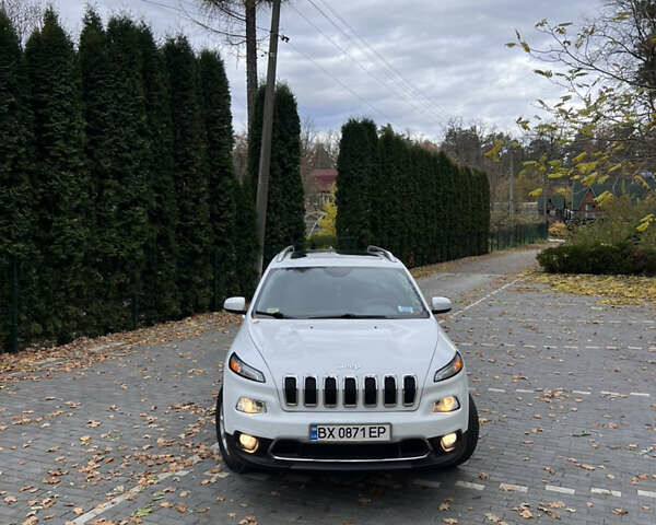 Джип Чероки 2014 в Шепетовке на Automoto.ua Белый Джип Чероки, объемом двигателя 2.36 л и пробегом 220 тыс. км за 10300 $, фото 1 на Automoto.ua