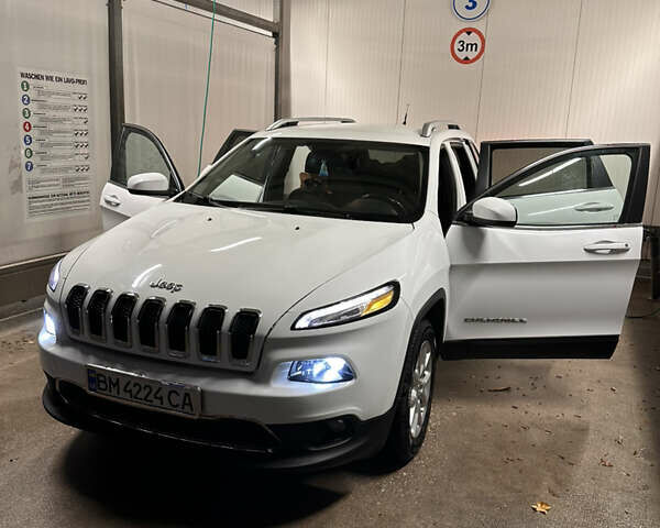 Білий Джип Cherokee, об'ємом двигуна 2.36 л та пробігом 260 тис. км за 11000 $, фото 1 на Automoto.ua