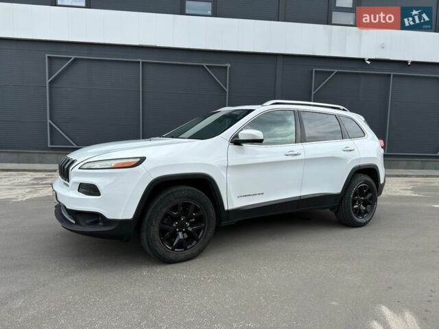 Белый Джип Чероки, объемом двигателя 3.24 л и пробегом 200 тыс. км за 11990 $, фото 1 на Automoto.ua