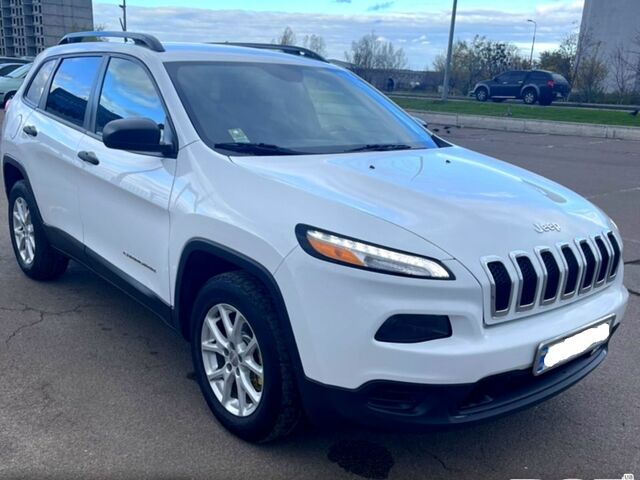 Белый Джип Чероки, объемом двигателя 2.4 л и пробегом 230 тыс. км за 14000 $, фото 1 на Automoto.ua