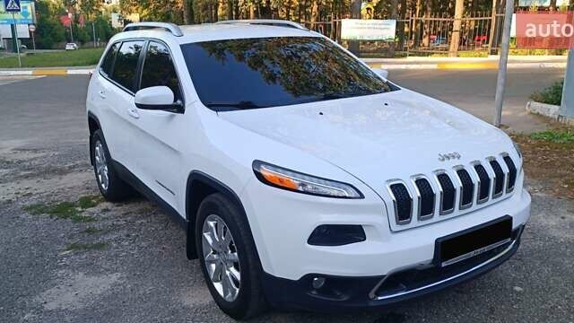Білий Джип Cherokee, об'ємом двигуна 2.36 л та пробігом 161 тис. км за 16000 $, фото 1 на Automoto.ua