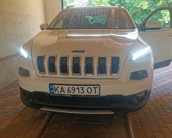 Білий Джип Cherokee, об'ємом двигуна 2.36 л та пробігом 240 тис. км за 14000 $, фото 1 на Automoto.ua