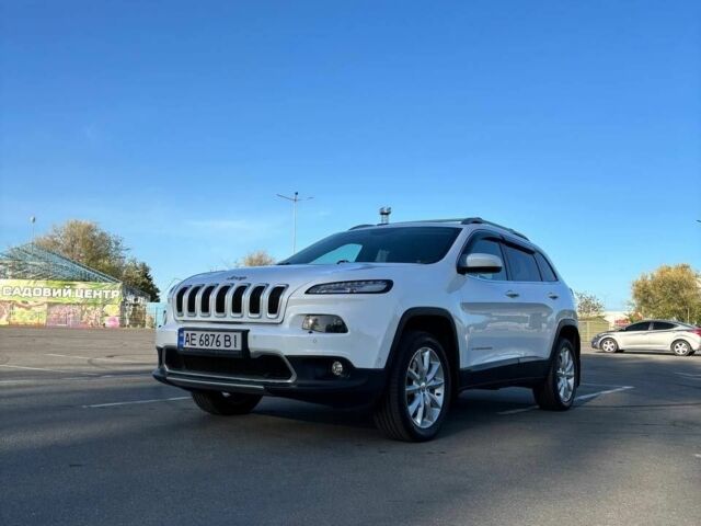 Білий Джип Cherokee, об'ємом двигуна 2 л та пробігом 162 тис. км за 18500 $, фото 1 на Automoto.ua