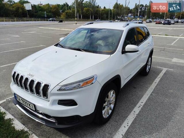 Джип Cherokee 2015 у Києві на Automoto.ua Білий Джип Cherokee, об'ємом двигуна 3.24 л та пробігом 148 тис. км за 13800 $, фото 1 на Automoto.ua