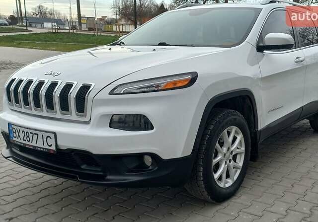 Білий Джип Cherokee, об'ємом двигуна 2.4 л та пробігом 221 тис. км за 12550 $, фото 1 на Automoto.ua