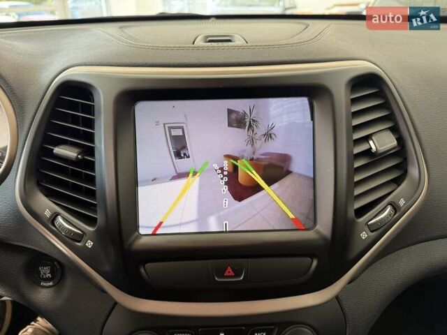 Джип Чероки 2015 в Черновцах на Automoto.ua Белый Джип Чероки, объемом двигателя 2.36 л и пробегом 123 тыс. км за 12990 $, фото 1 на Automoto.ua