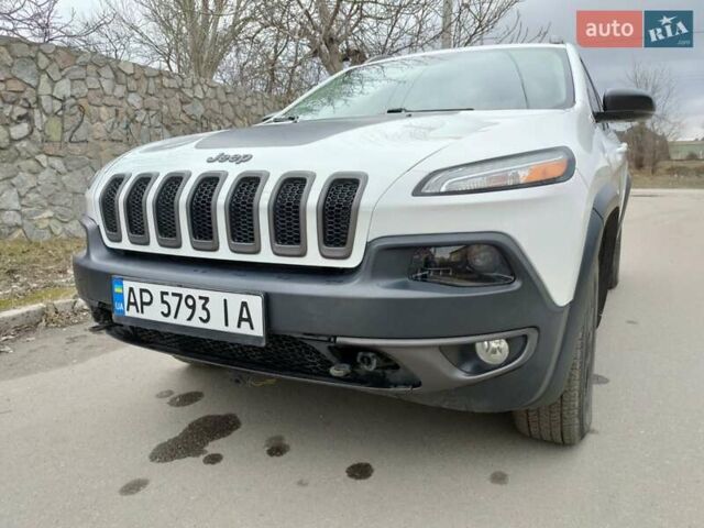 Білий Джип Cherokee, об'ємом двигуна 3.2 л та пробігом 70 тис. км за 21500 $, фото 1 на Automoto.ua