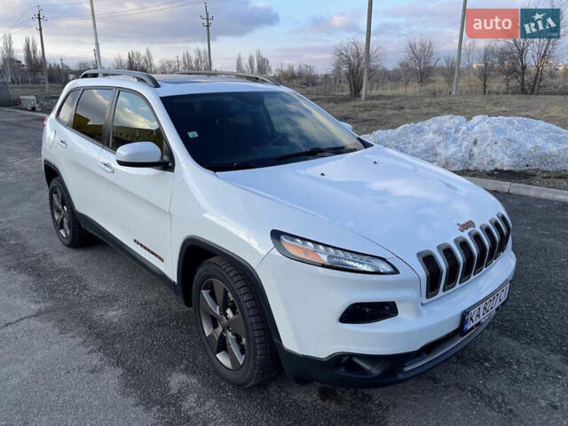 Белый Джип Чероки, объемом двигателя 3.24 л и пробегом 101 тыс. км за 15400 $, фото 1 на Automoto.ua