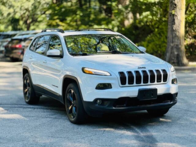 Білий Джип Cherokee, об'ємом двигуна 2.4 л та пробігом 74 тис. км за 7800 $, фото 1 на Automoto.ua