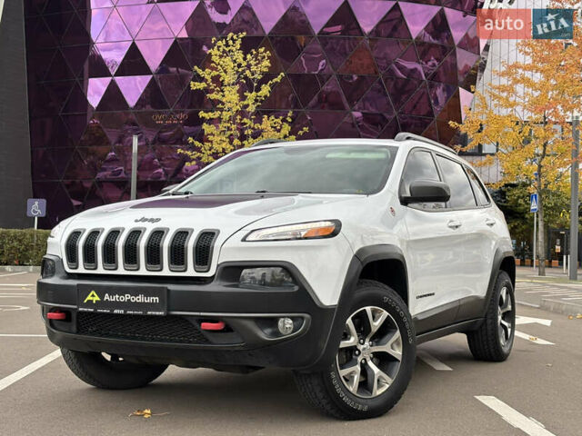 Білий Джип Cherokee, об'ємом двигуна 3.24 л та пробігом 106 тис. км за 17000 $, фото 1 на Automoto.ua