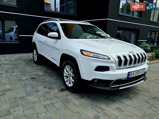 Білий Джип Cherokee, об'ємом двигуна 2.36 л та пробігом 197 тис. км за 12899 $, фото 1 на Automoto.ua