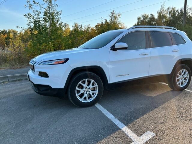 Білий Джип Cherokee, об'ємом двигуна 2.4 л та пробігом 135 тис. км за 10019 $, фото 1 на Automoto.ua