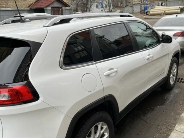 Білий Джип Cherokee, об'ємом двигуна 3.2 л та пробігом 123 тис. км за 16300 $, фото 1 на Automoto.ua