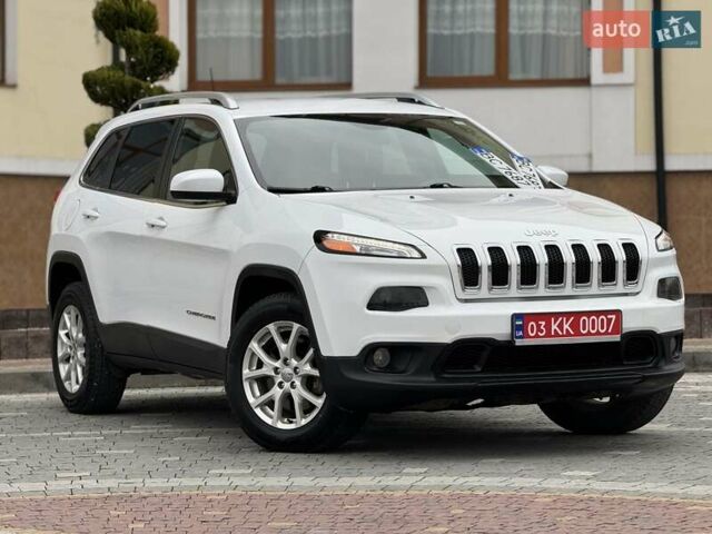 Білий Джип Cherokee, об'ємом двигуна 2.4 л та пробігом 180 тис. км за 14100 $, фото 1 на Automoto.ua