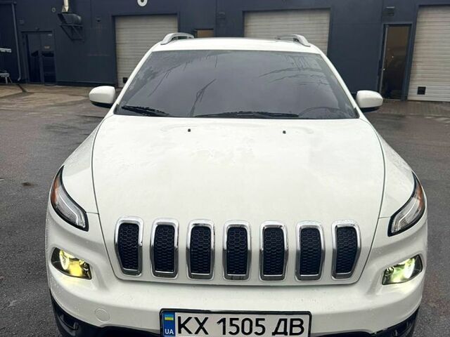 Білий Джип Cherokee, об'ємом двигуна 2.4 л та пробігом 189 тис. км за 14000 $, фото 1 на Automoto.ua