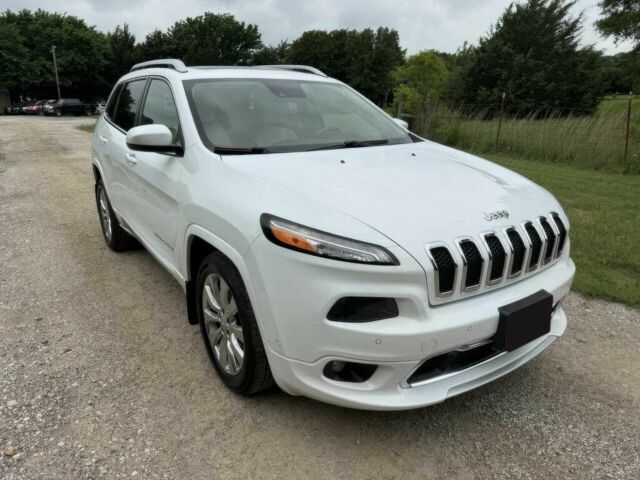 Білий Джип Cherokee, об'ємом двигуна 2.4 л та пробігом 58 тис. км за 9000 $, фото 1 на Automoto.ua