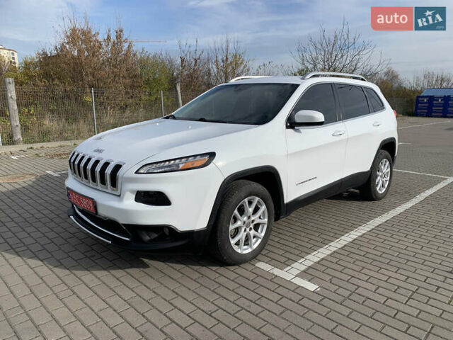 Белый Джип Чероки, объемом двигателя 2.36 л и пробегом 135 тыс. км за 12600 $, фото 1 на Automoto.ua