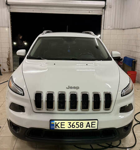 Белый Джип Чероки, объемом двигателя 2.36 л и пробегом 149 тыс. км за 14000 $, фото 1 на Automoto.ua