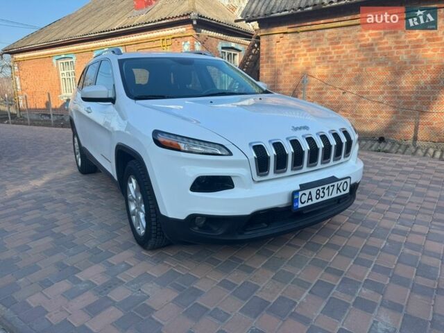 Белый Джип Чероки, объемом двигателя 2.36 л и пробегом 169 тыс. км за 13900 $, фото 1 на Automoto.ua