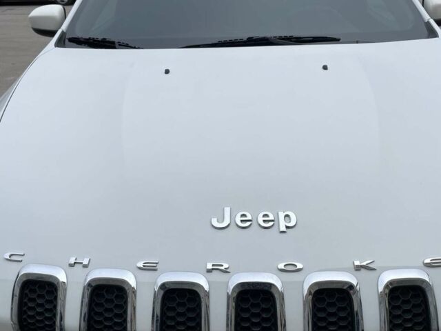 Білий Джип Cherokee, об'ємом двигуна 2.36 л та пробігом 130 тис. км за 12999 $, фото 1 на Automoto.ua
