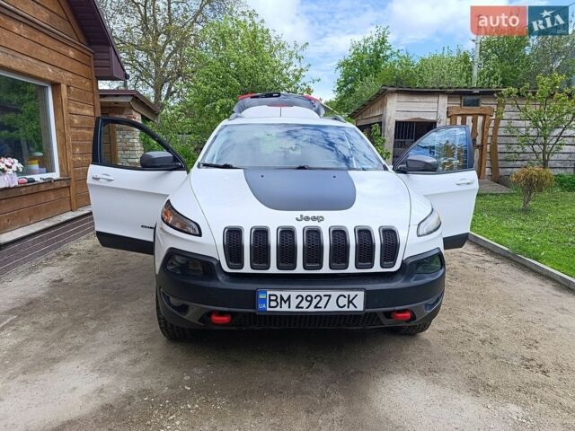 Білий Джип Cherokee, об'ємом двигуна 3.24 л та пробігом 135 тис. км за 17000 $, фото 1 на Automoto.ua