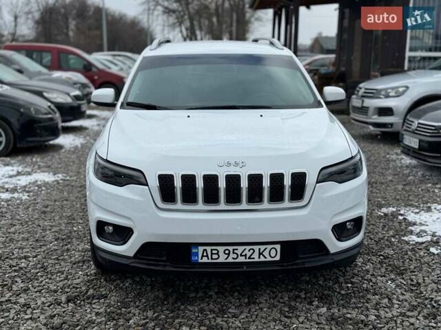Білий Джип Cherokee, об'ємом двигуна 2.36 л та пробігом 100 тис. км за 15300 $, фото 1 на Automoto.ua
