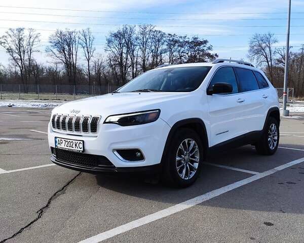 Белый Джип Чероки, объемом двигателя 2.36 л и пробегом 106 тыс. км за 17700 $, фото 1 на Automoto.ua