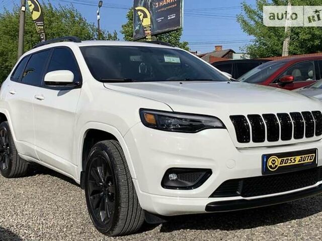 Білий Джип Cherokee, об'ємом двигуна 2 л та пробігом 60 тис. км за 18300 $, фото 1 на Automoto.ua