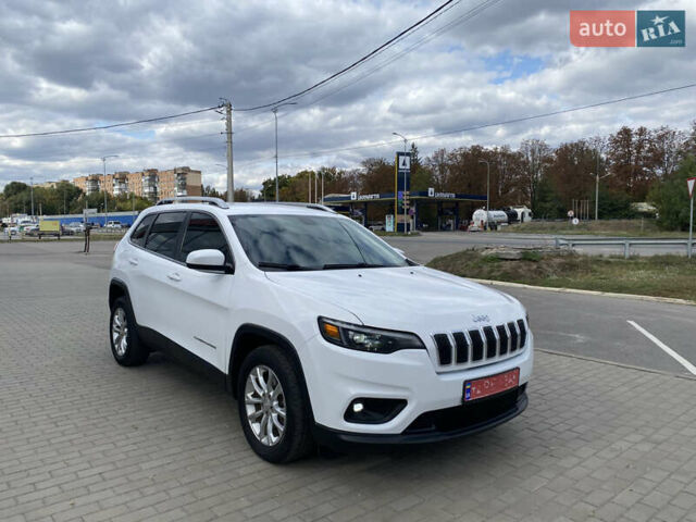 Білий Джип Cherokee, об'ємом двигуна 2.36 л та пробігом 149 тис. км за 13800 $, фото 1 на Automoto.ua