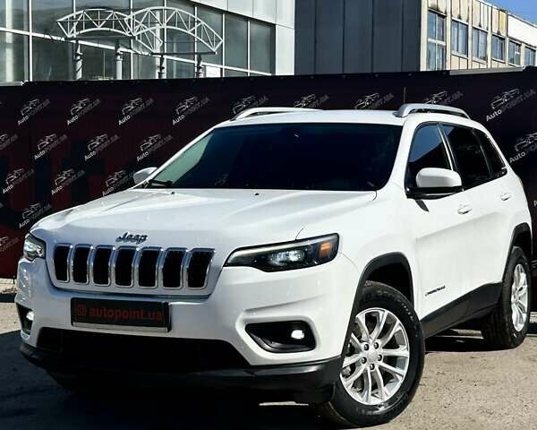 Белый Джип Чероки, объемом двигателя 2.36 л и пробегом 101 тыс. км за 17300 $, фото 1 на Automoto.ua