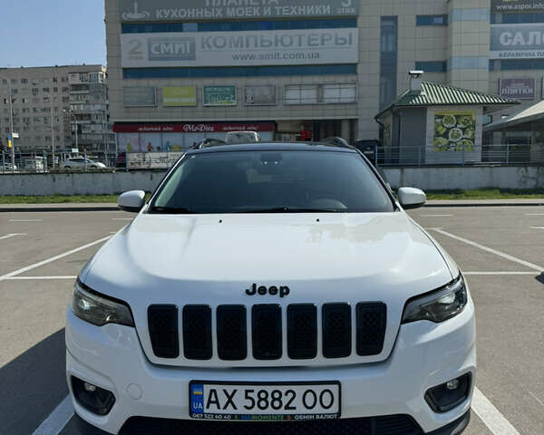 Білий Джип Cherokee, об'ємом двигуна 2.4 л та пробігом 141 тис. км за 16500 $, фото 1 на Automoto.ua