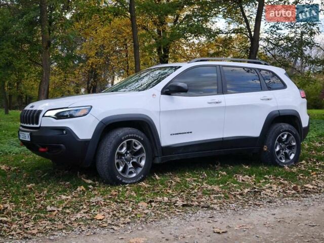 Білий Джип Cherokee, об'ємом двигуна 3.2 л та пробігом 173 тис. км за 21500 $, фото 1 на Automoto.ua