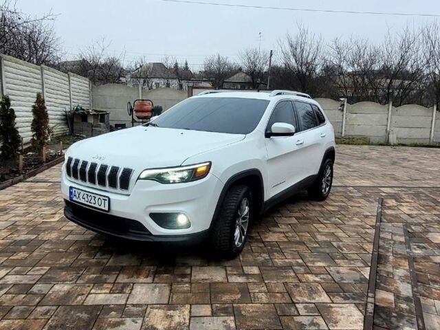 Белый Джип Чероки, объемом двигателя 2.4 л и пробегом 156 тыс. км за 14900 $, фото 1 на Automoto.ua