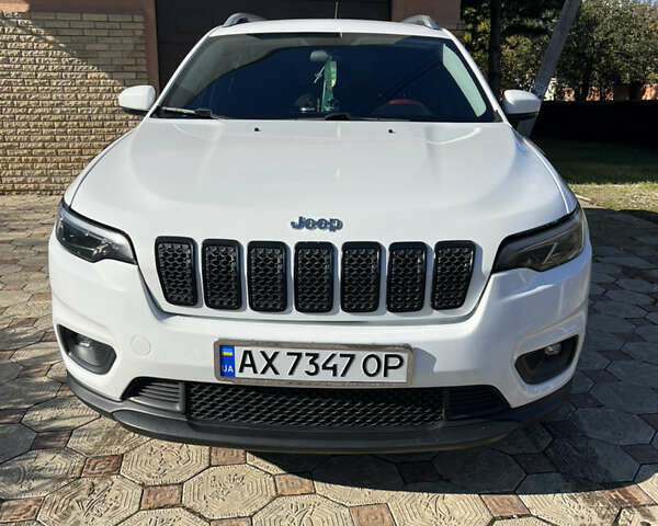 Белый Джип Чероки, объемом двигателя 2.4 л и пробегом 145 тыс. км за 16500 $, фото 1 на Automoto.ua