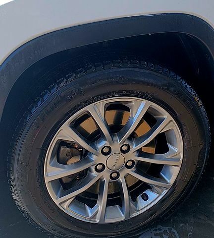 Білий Джип Cherokee, об'ємом двигуна 2.4 л та пробігом 96 тис. км за 18000 $, фото 1 на Automoto.ua