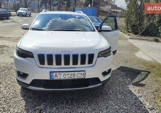 Белый Джип Чероки, объемом двигателя 1.99 л и пробегом 118 тыс. км за 16200 $, фото 1 на Automoto.ua