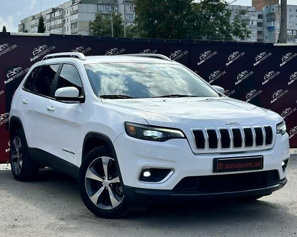 Белый Джип Чероки, объемом двигателя 2.36 л и пробегом 127 тыс. км за 17400 $, фото 1 на Automoto.ua