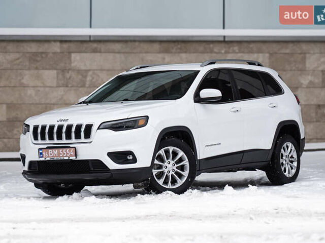 Белый Джип Чероки, объемом двигателя 2.36 л и пробегом 68 тыс. км за 14500 $, фото 1 на Automoto.ua