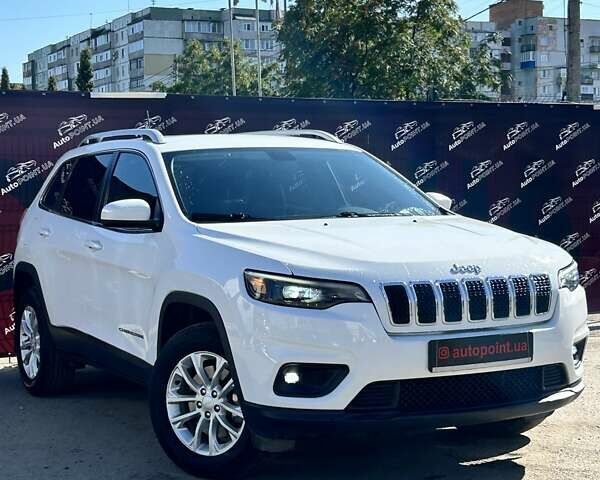 Білий Джип Cherokee, об'ємом двигуна 2.36 л та пробігом 101 тис. км за 17300 $, фото 1 на Automoto.ua