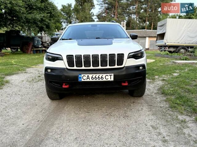 Білий Джип Cherokee, об'ємом двигуна 3.24 л та пробігом 80 тис. км за 20500 $, фото 1 на Automoto.ua