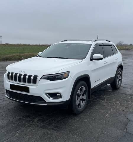 Белый Джип Чероки, объемом двигателя 3.24 л и пробегом 58 тыс. км за 20000 $, фото 1 на Automoto.ua