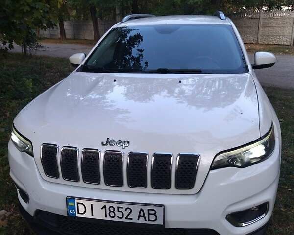 Белый Джип Чероки, объемом двигателя 2.36 л и пробегом 196 тыс. км за 15000 $, фото 1 на Automoto.ua
