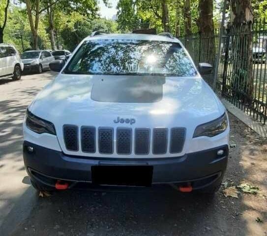 Білий Джип Cherokee, об'ємом двигуна 3.2 л та пробігом 141 тис. км за 10000 $, фото 1 на Automoto.ua