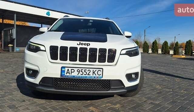Білий Джип Cherokee, об'ємом двигуна 3.2 л та пробігом 102 тис. км за 19500 $, фото 1 на Automoto.ua