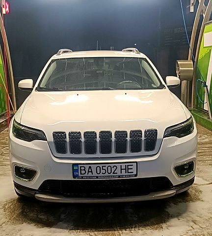 Белый Джип Чероки, объемом двигателя 2.4 л и пробегом 117 тыс. км за 19500 $, фото 1 на Automoto.ua