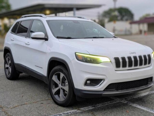 Белый Джип Чероки, объемом двигателя 3.2 л и пробегом 40 тыс. км за 3700 $, фото 1 на Automoto.ua